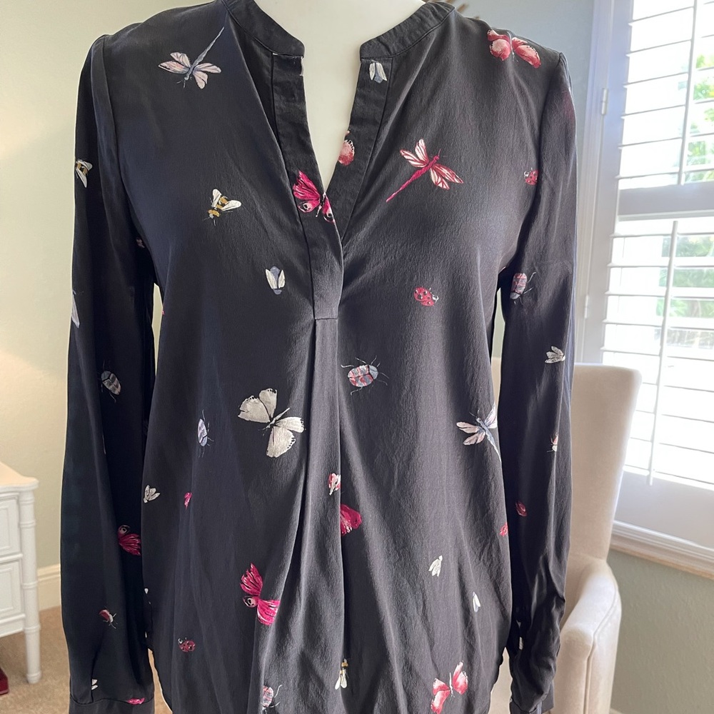 Joie blk top with insects